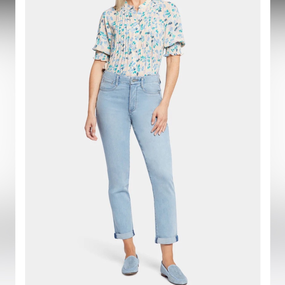 Like New NYDJ Margot Girlfriend Jeans